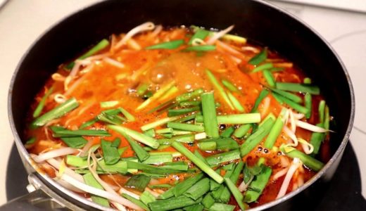 激辛ユッケジャンスープの最高に美味しい作り方【焼肉屋の定番】今年間違いなく流行る韓国料理